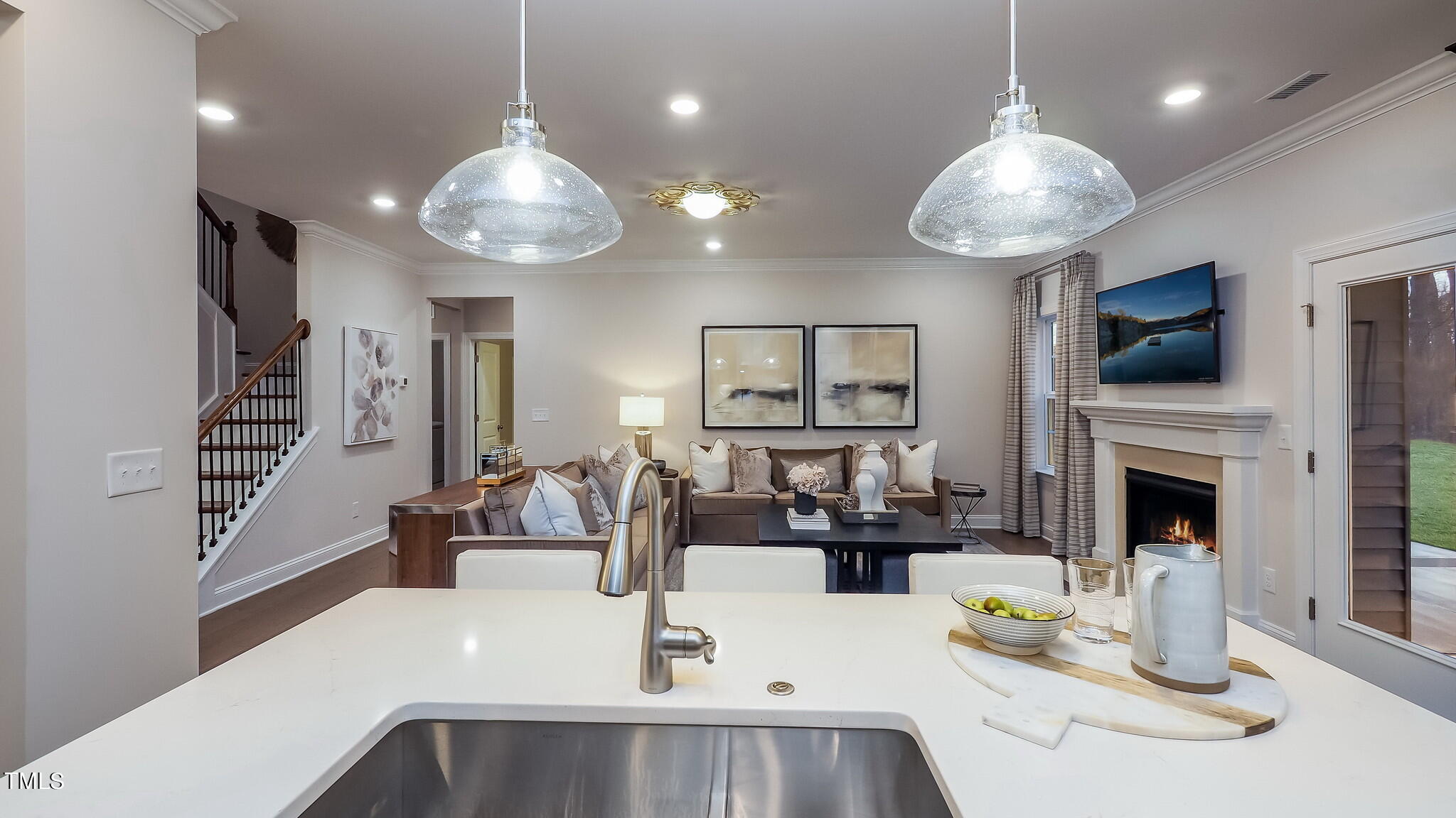 2209 Birdhouse Lane