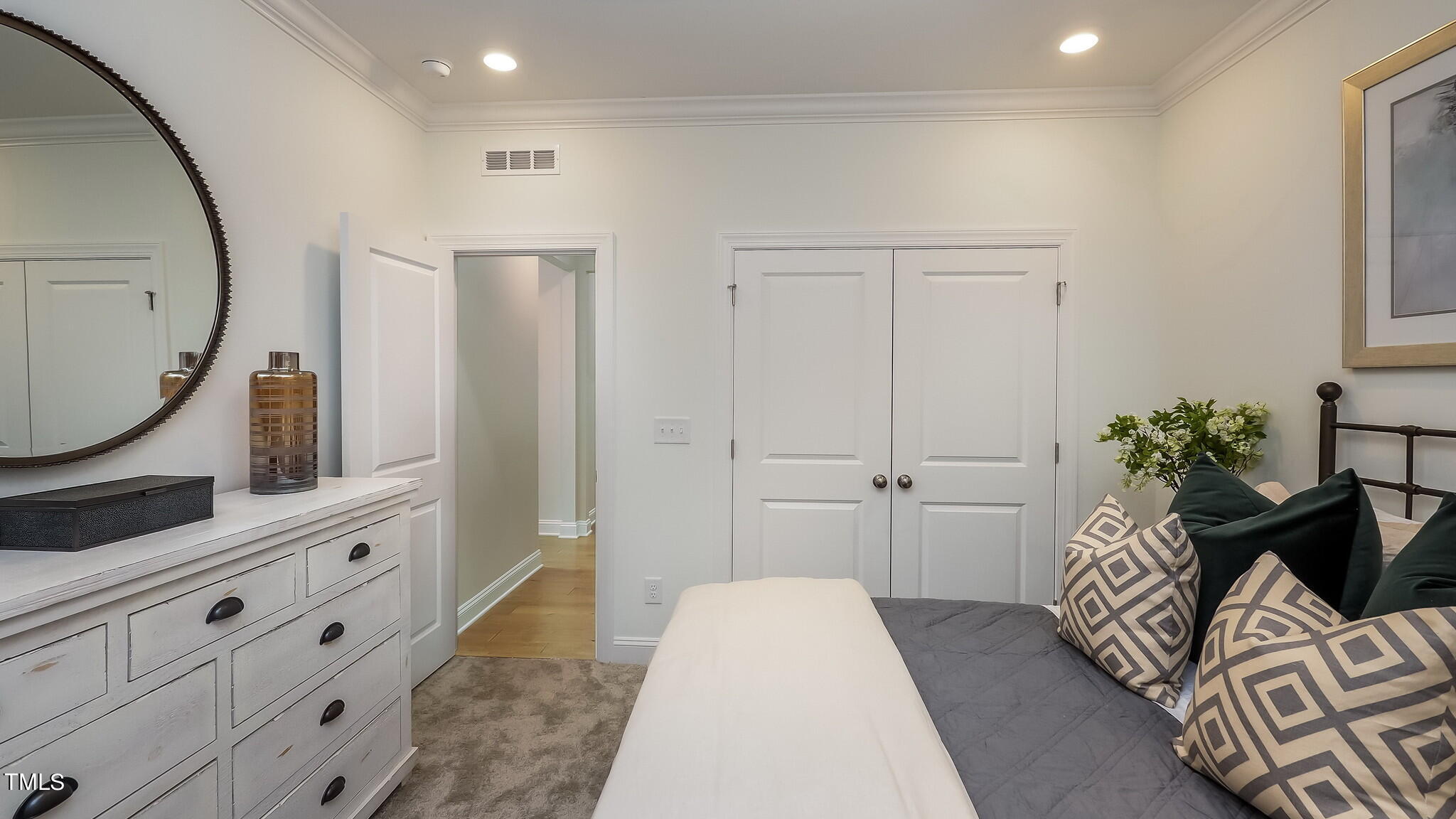 2209 Birdhouse Lane