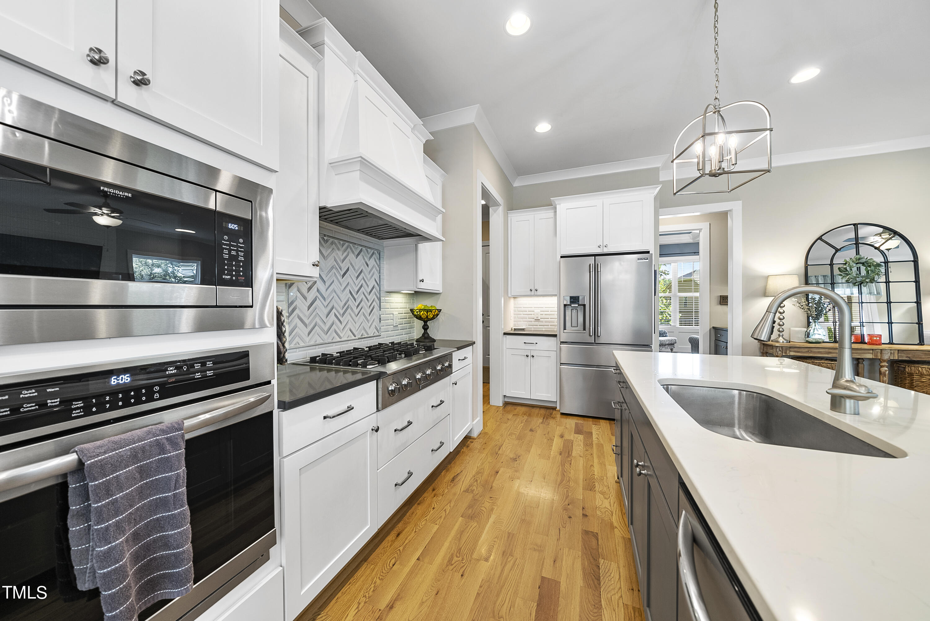 2995 Mills Lake Wynd