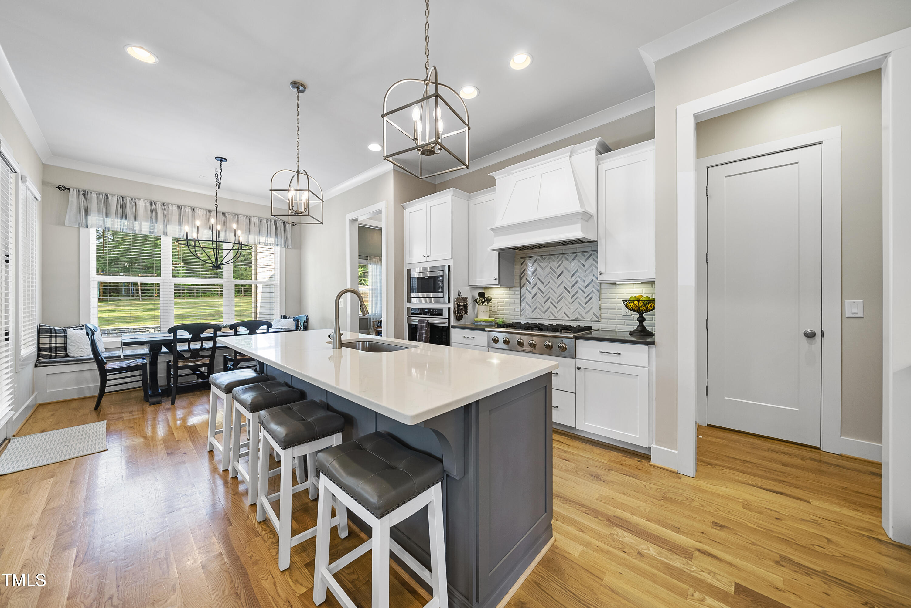 2995 Mills Lake Wynd