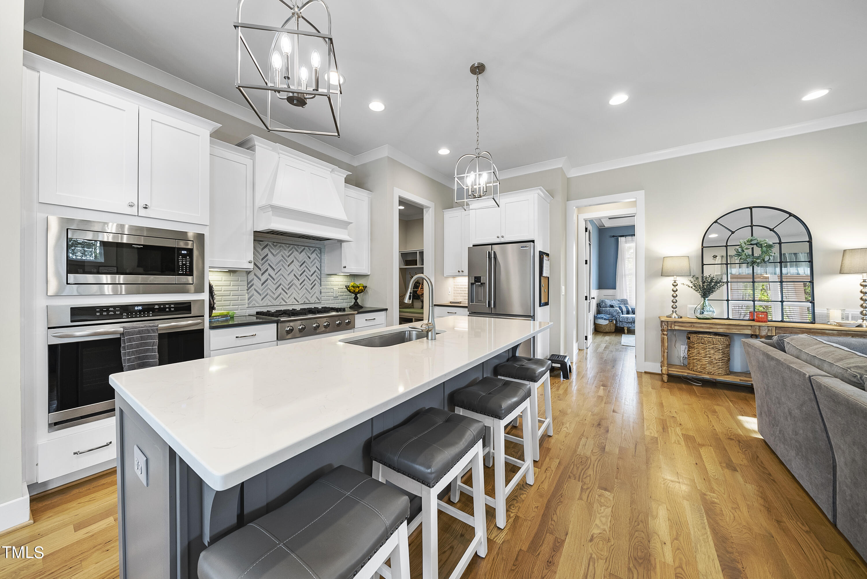 2995 Mills Lake Wynd