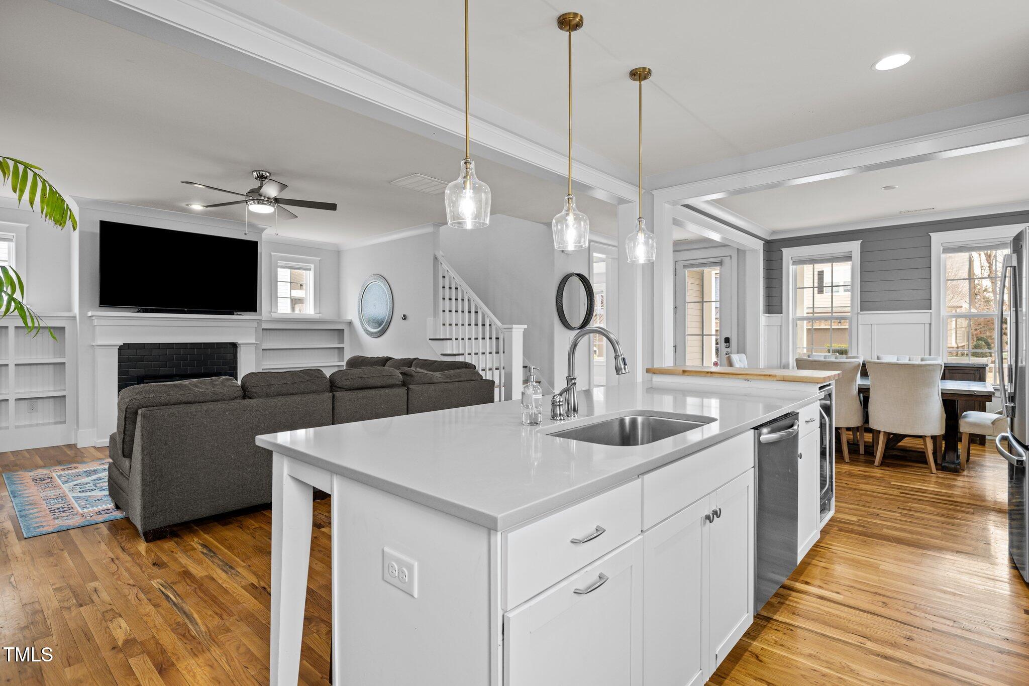 215 Ellsworth Manor Drive