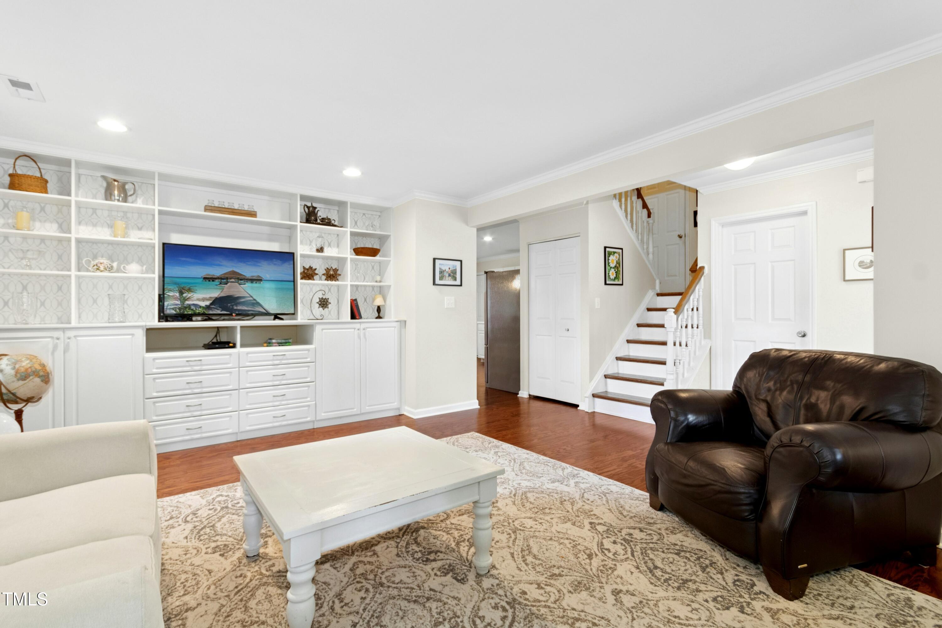 1106 Woodbriar Street