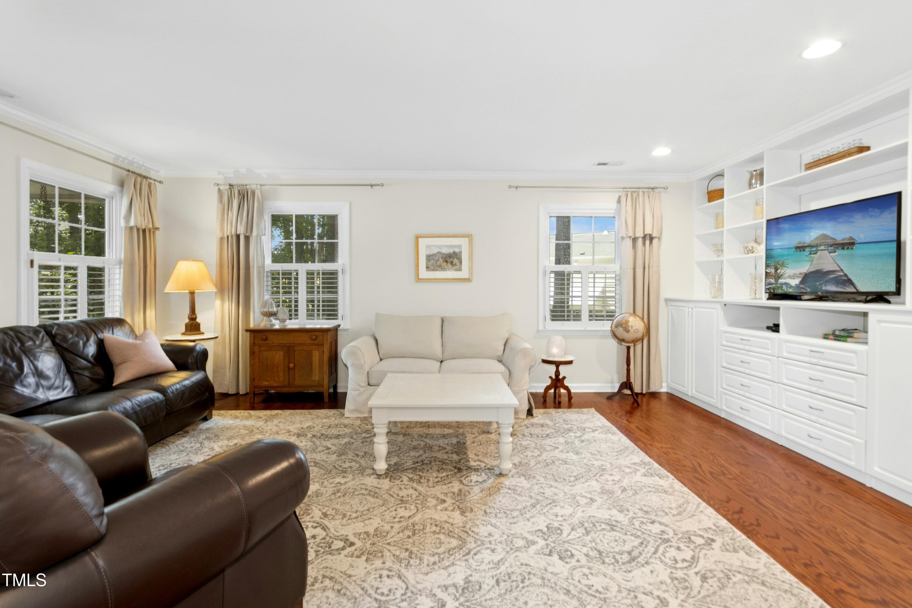 1106 Woodbriar Street