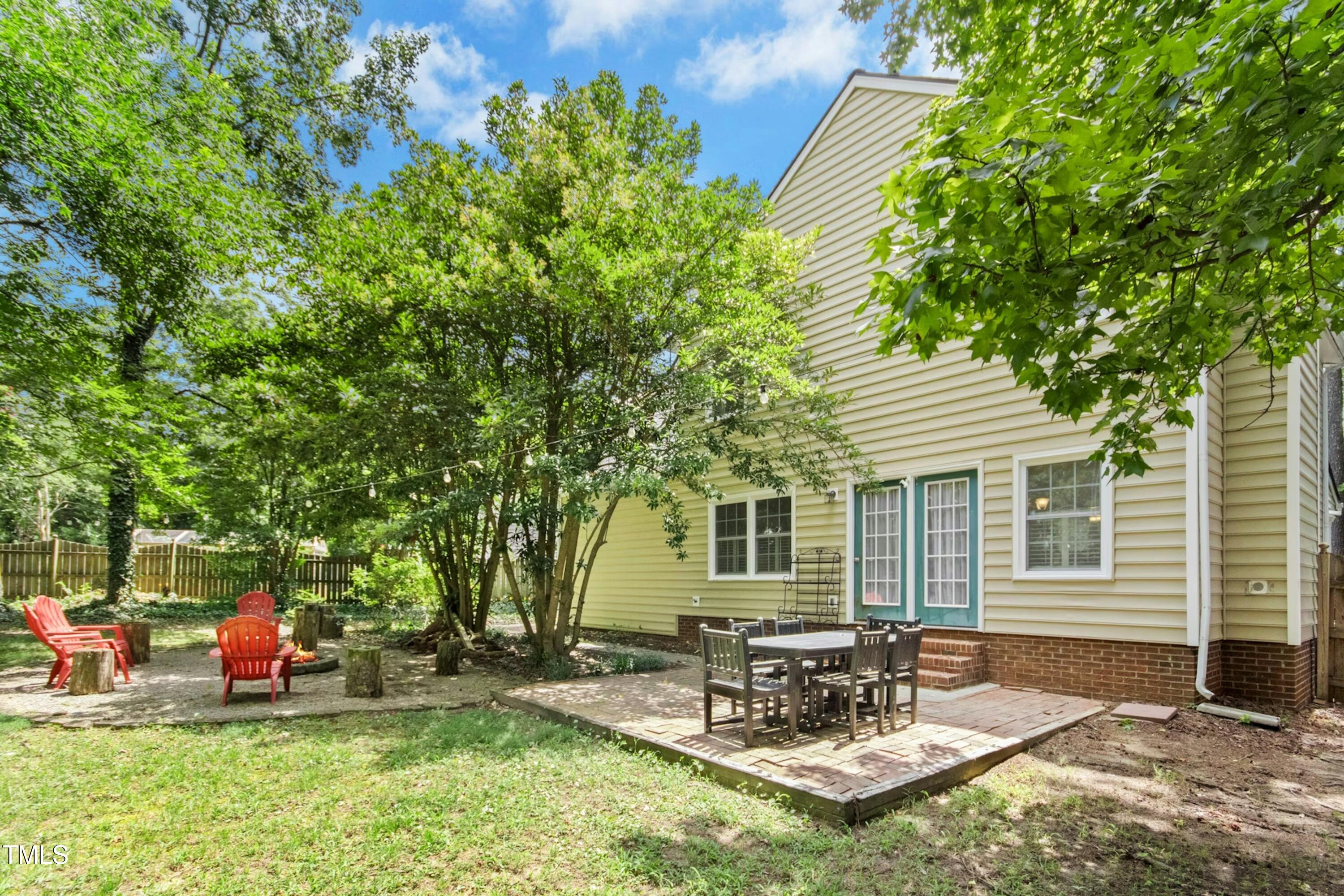 1106 Woodbriar Street