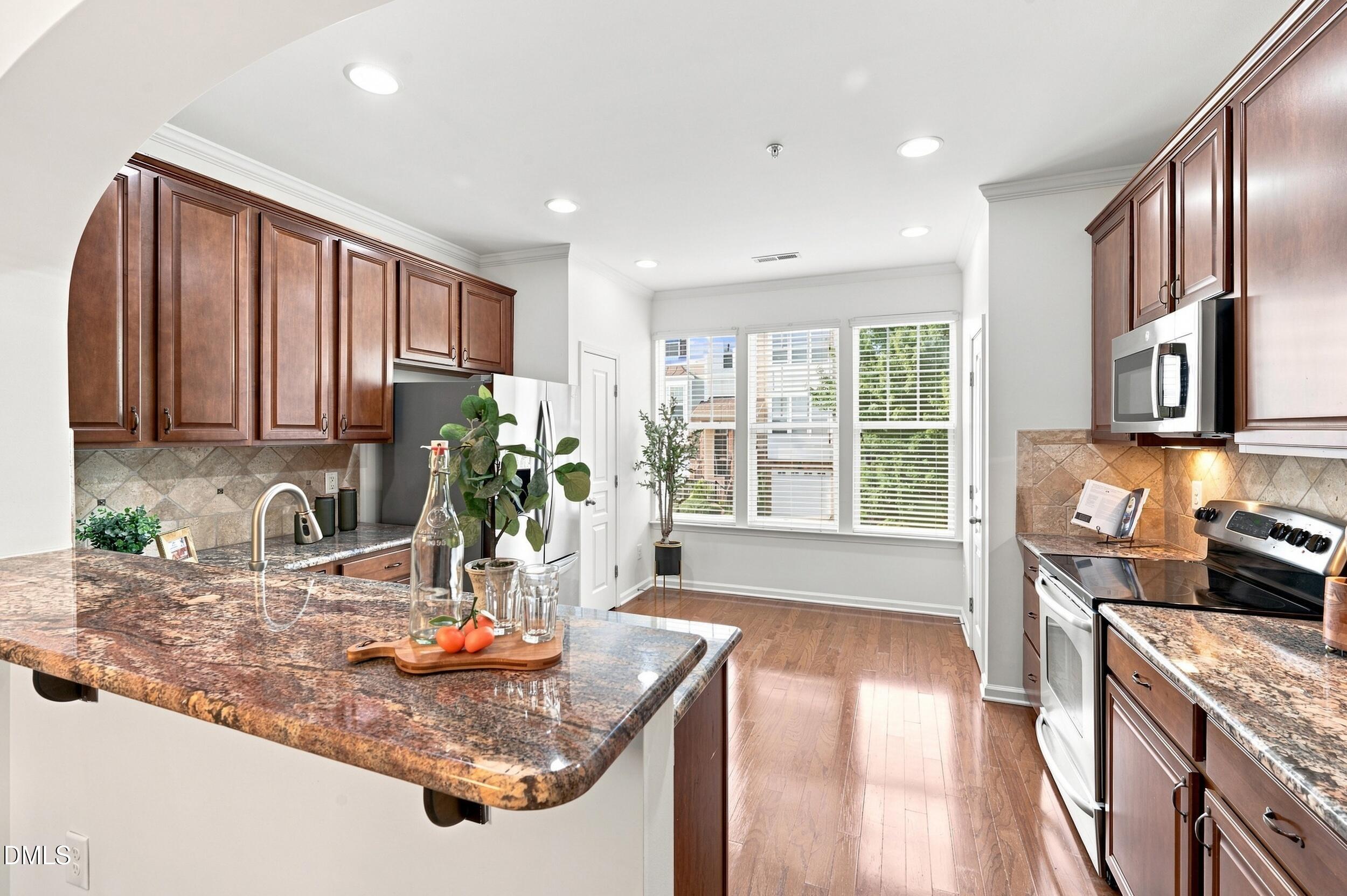 5918 Longeria Court