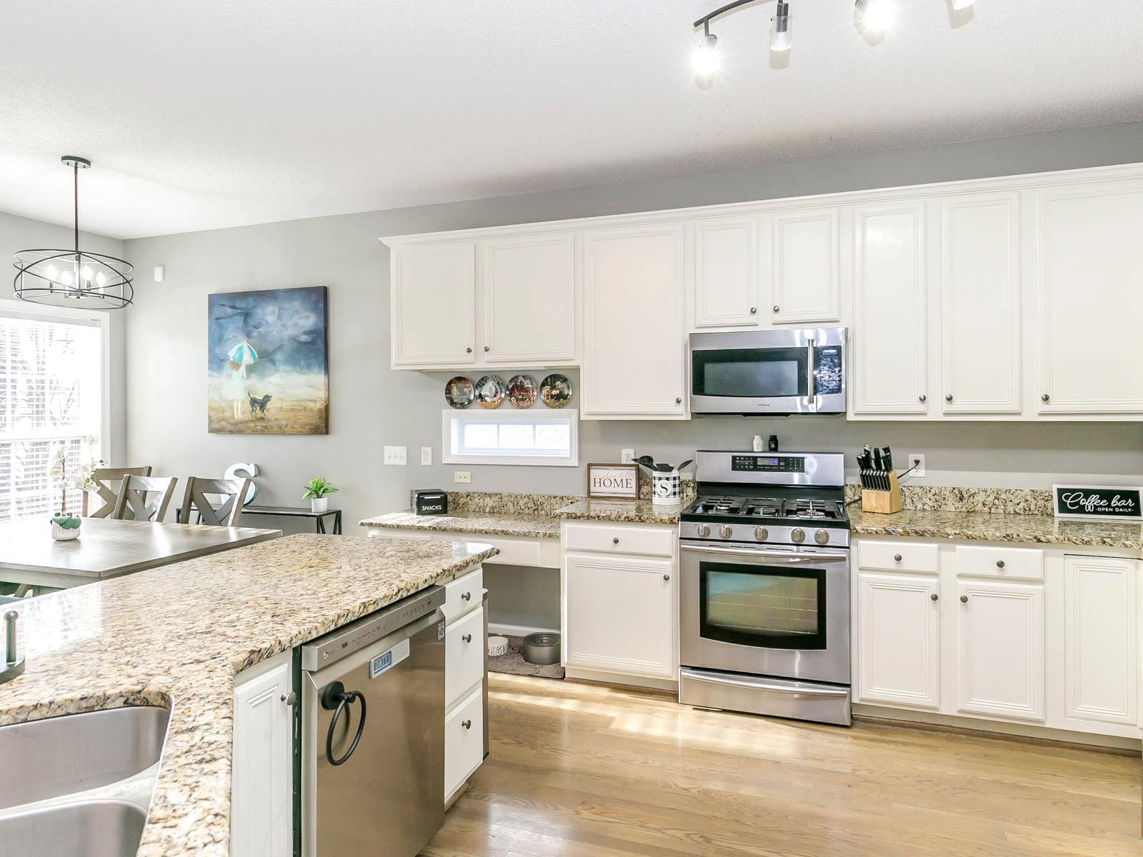 8704 Green Apple Court