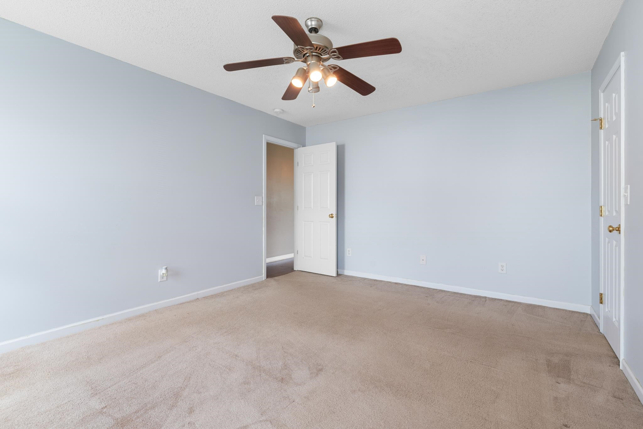 35 Newbury Drive