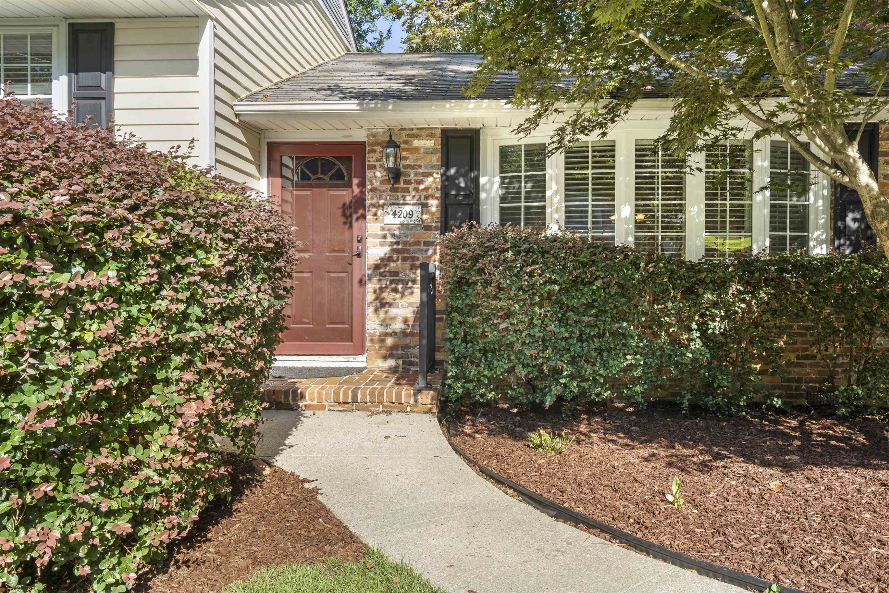 4209 Rowan Street