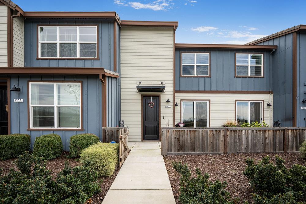 1337 Old Vine LN