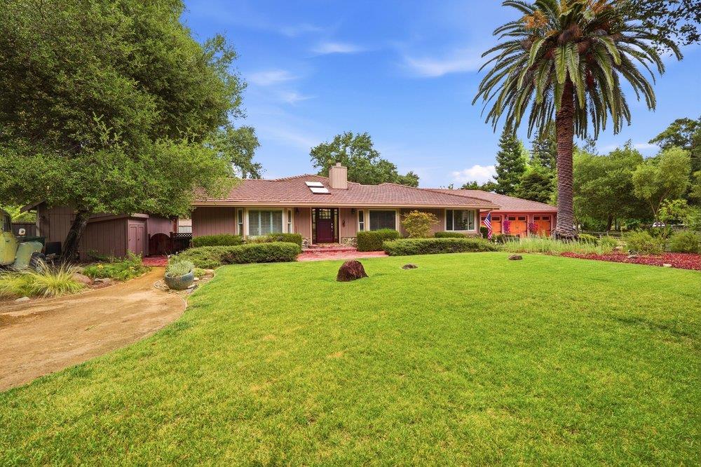 15190 Yvonne DR