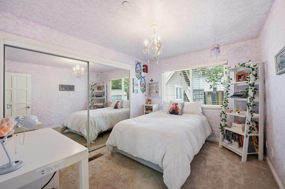 15190 Yvonne DR