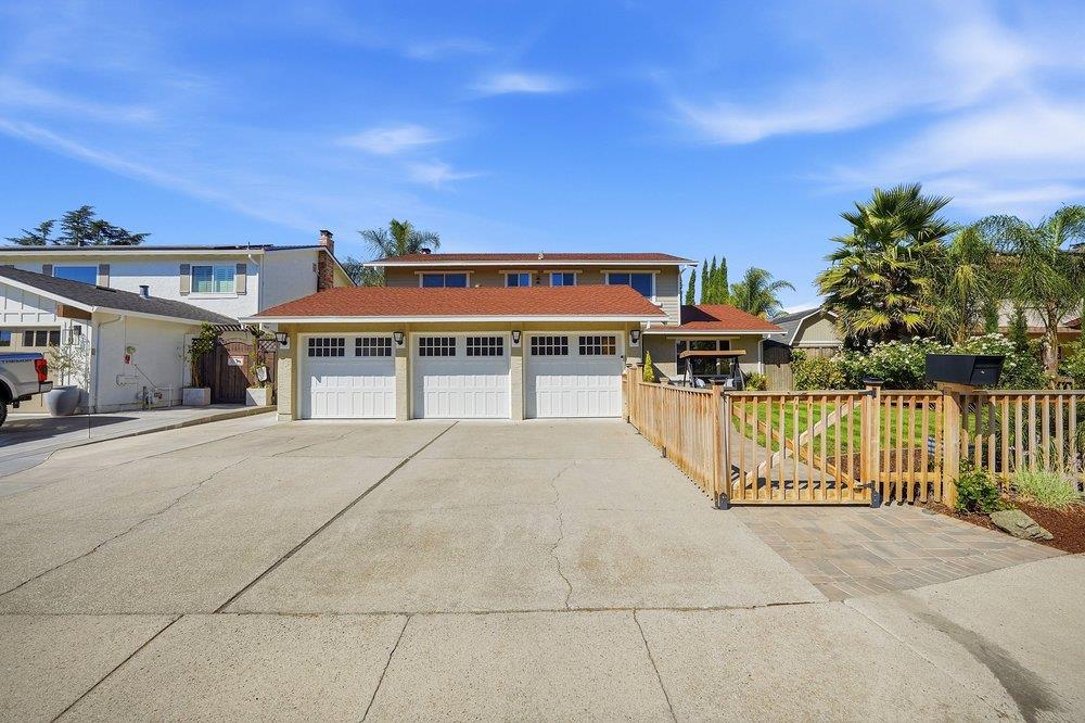 15640 La Sierra CT