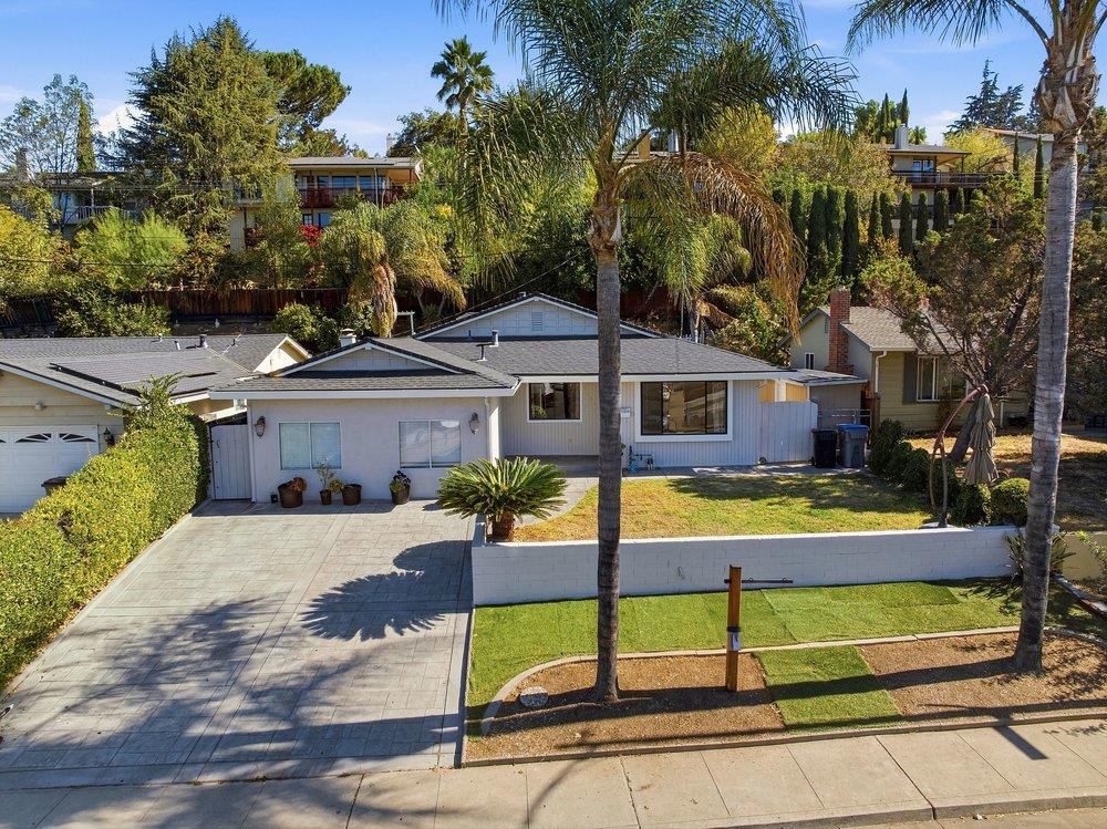 758 Candlestick WAY