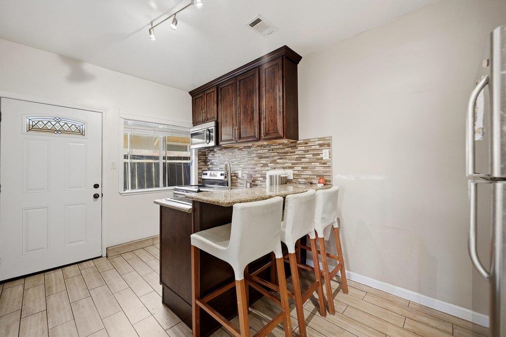 758 Candlestick WAY