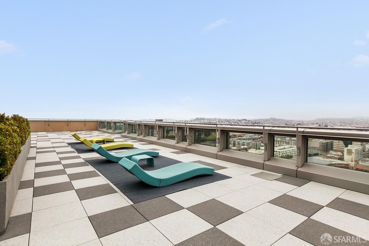 1 Hawthorne Street # 20A