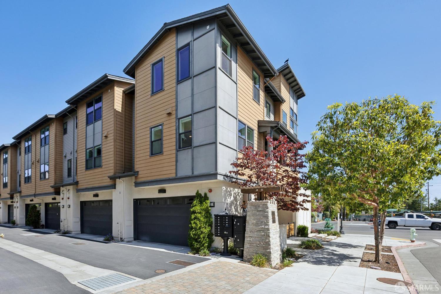 2 Avondale Avenue