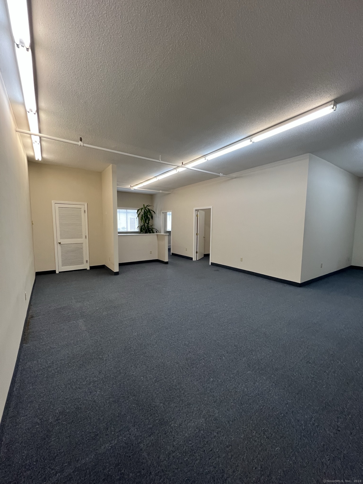 160 Oak Street 404