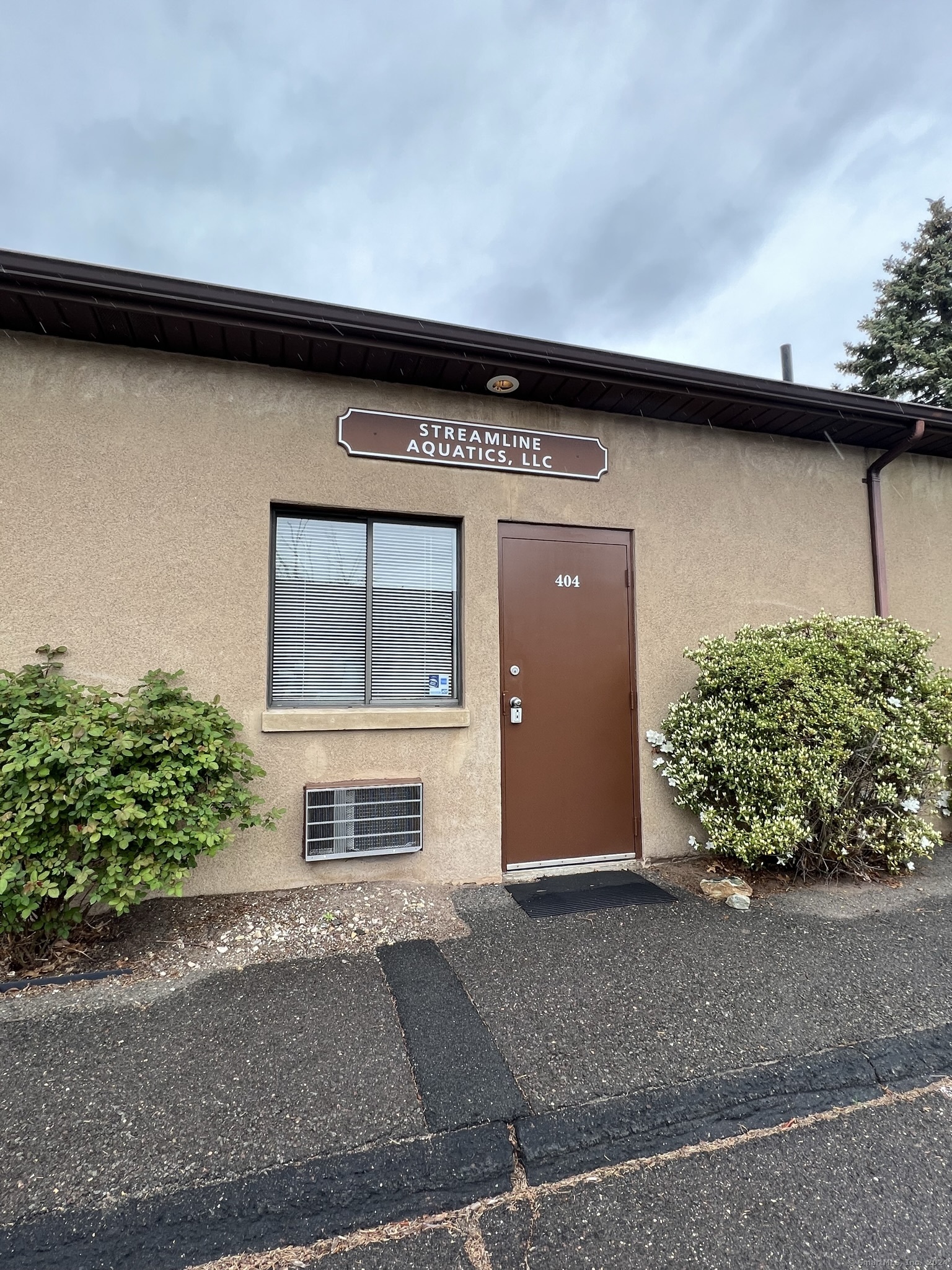 160 Oak Street 404