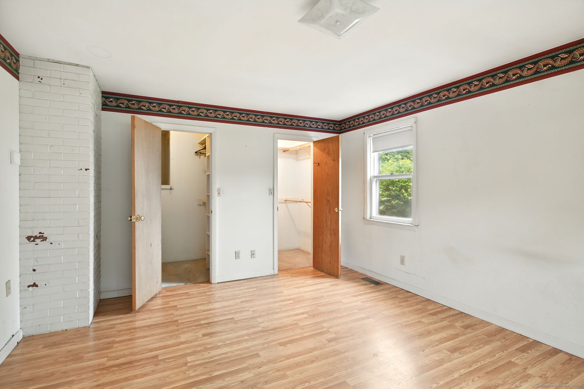 206 Center Road