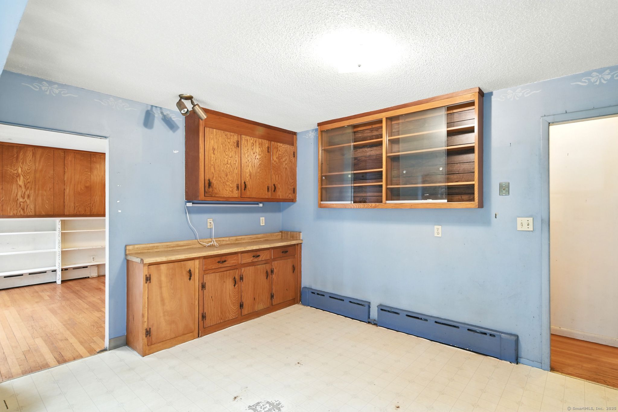 206 Center Road
