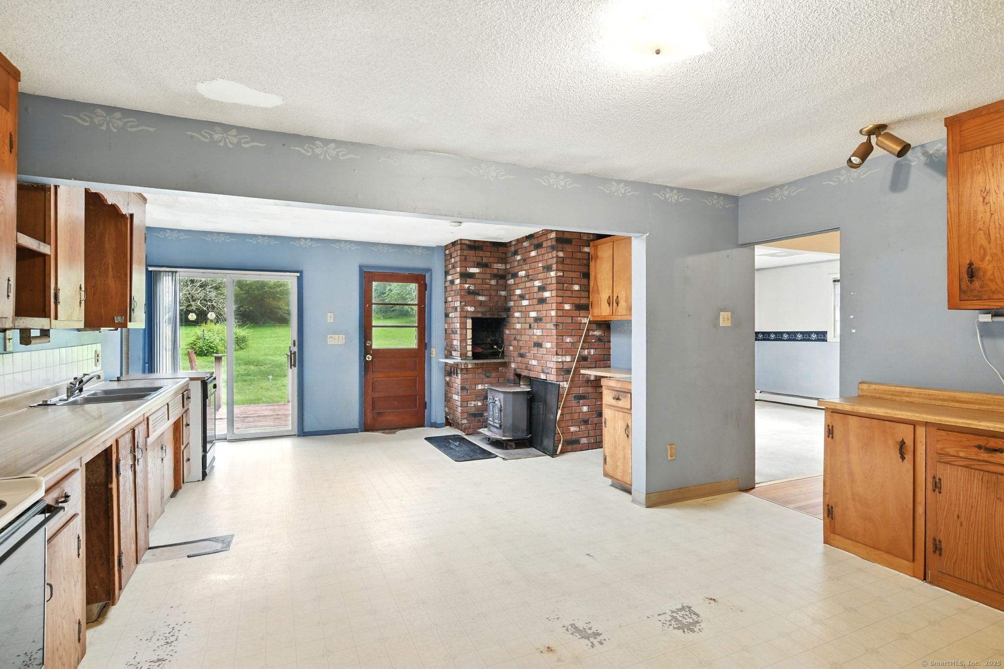 206 Center Road