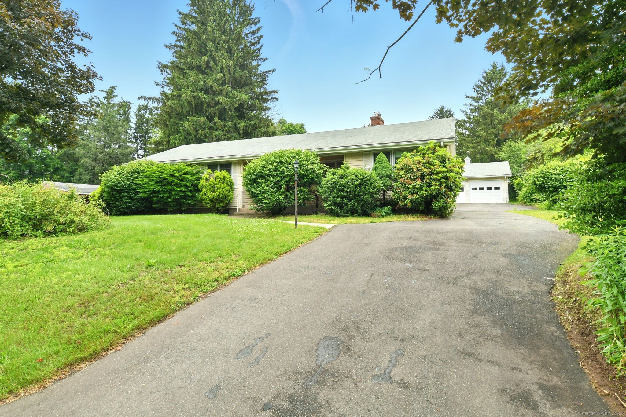 206 Center Road