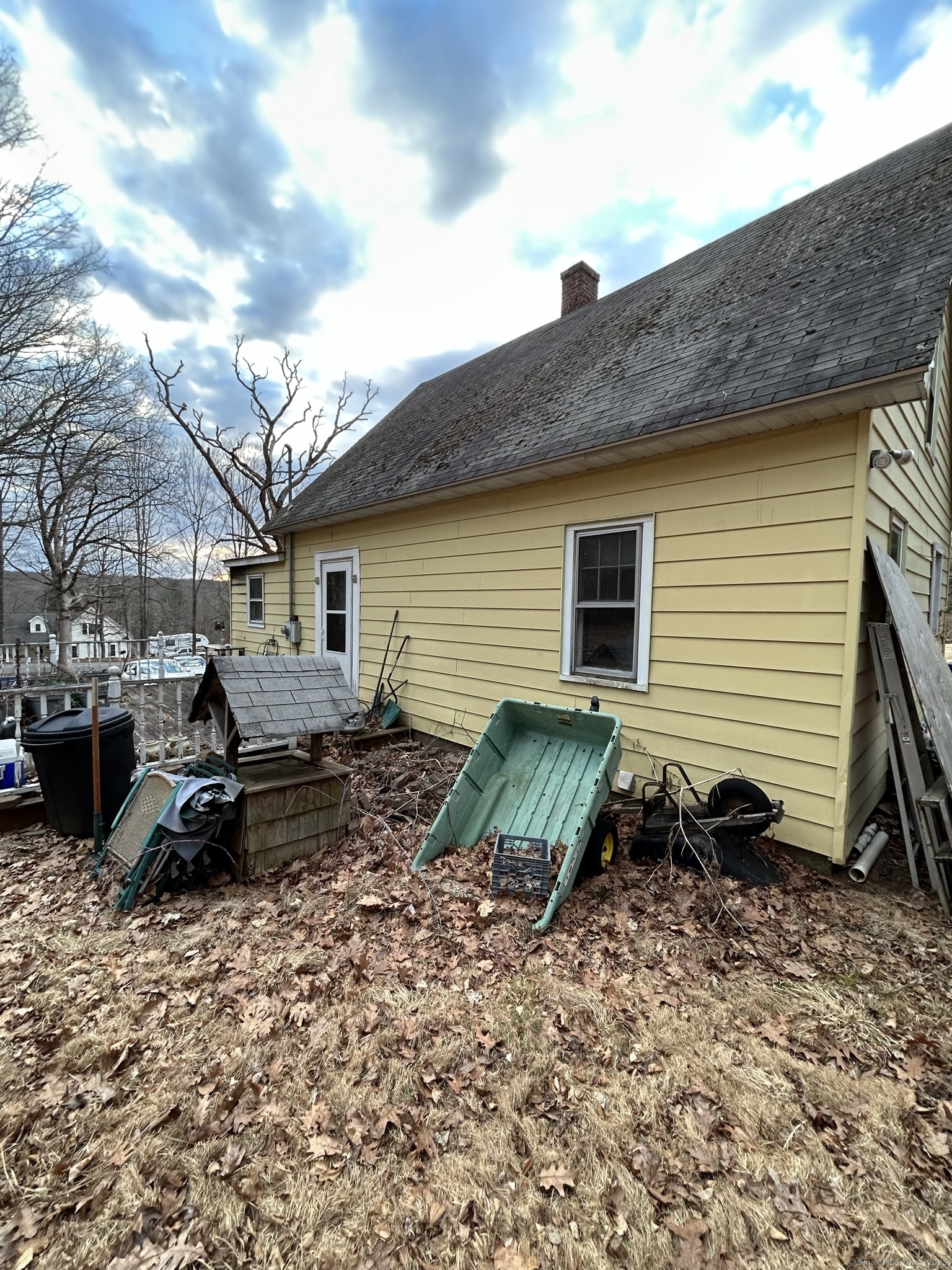 1639 North River Road