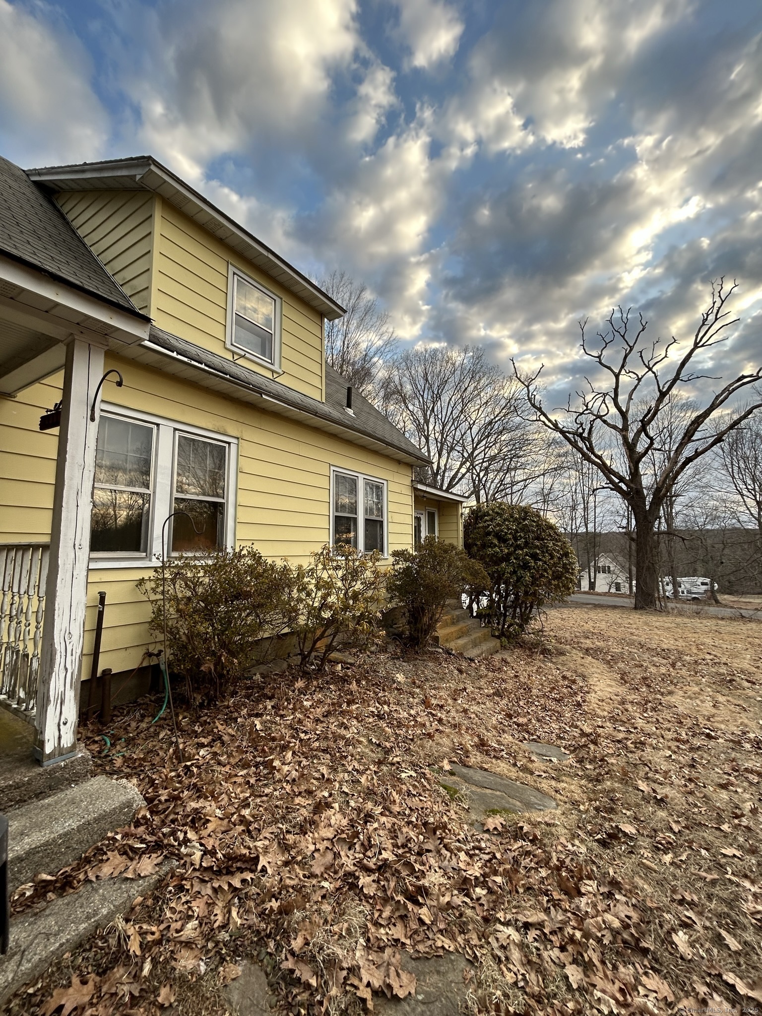 1639 North River Road