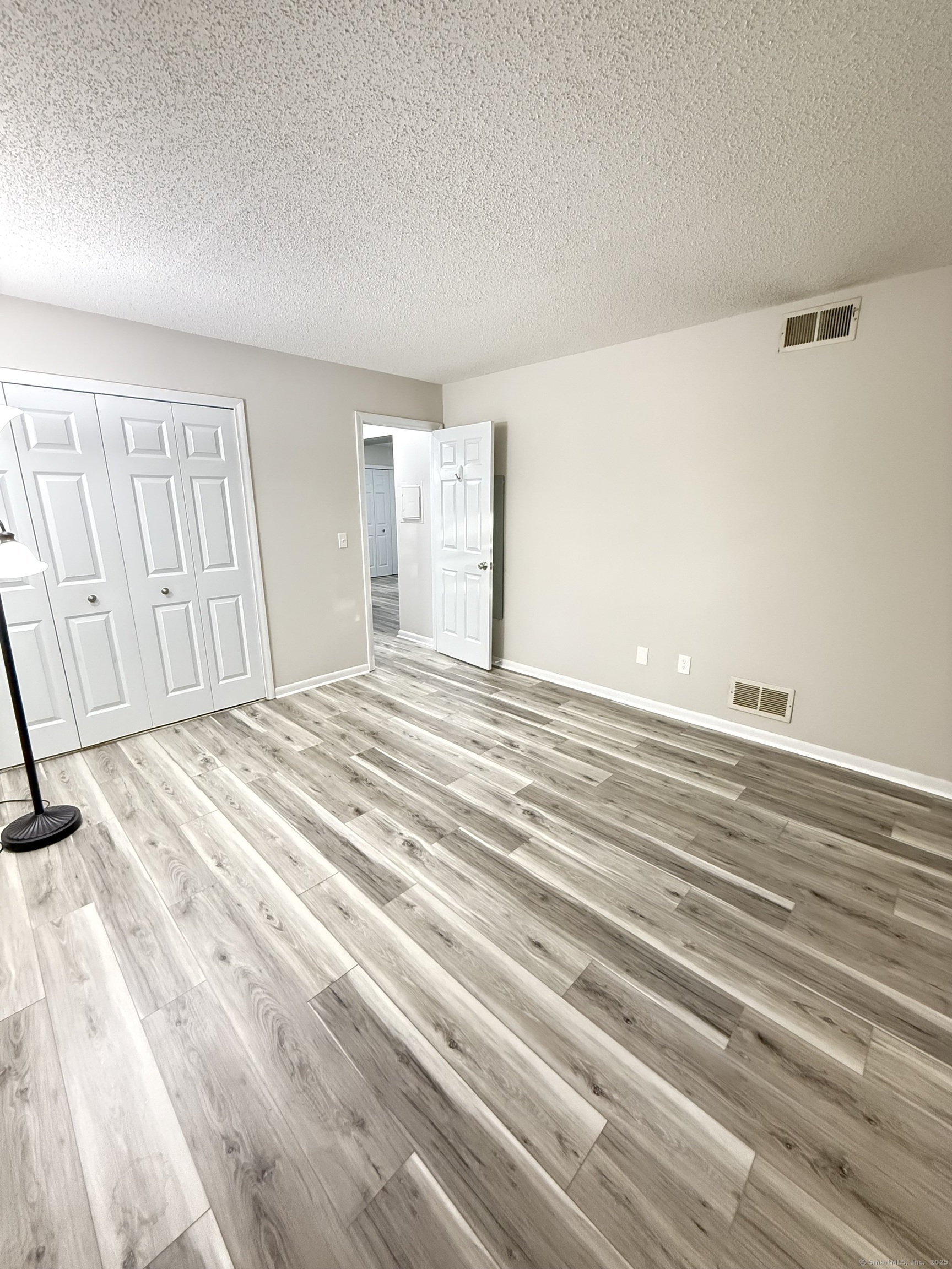 402 Twin Circle Drive 402