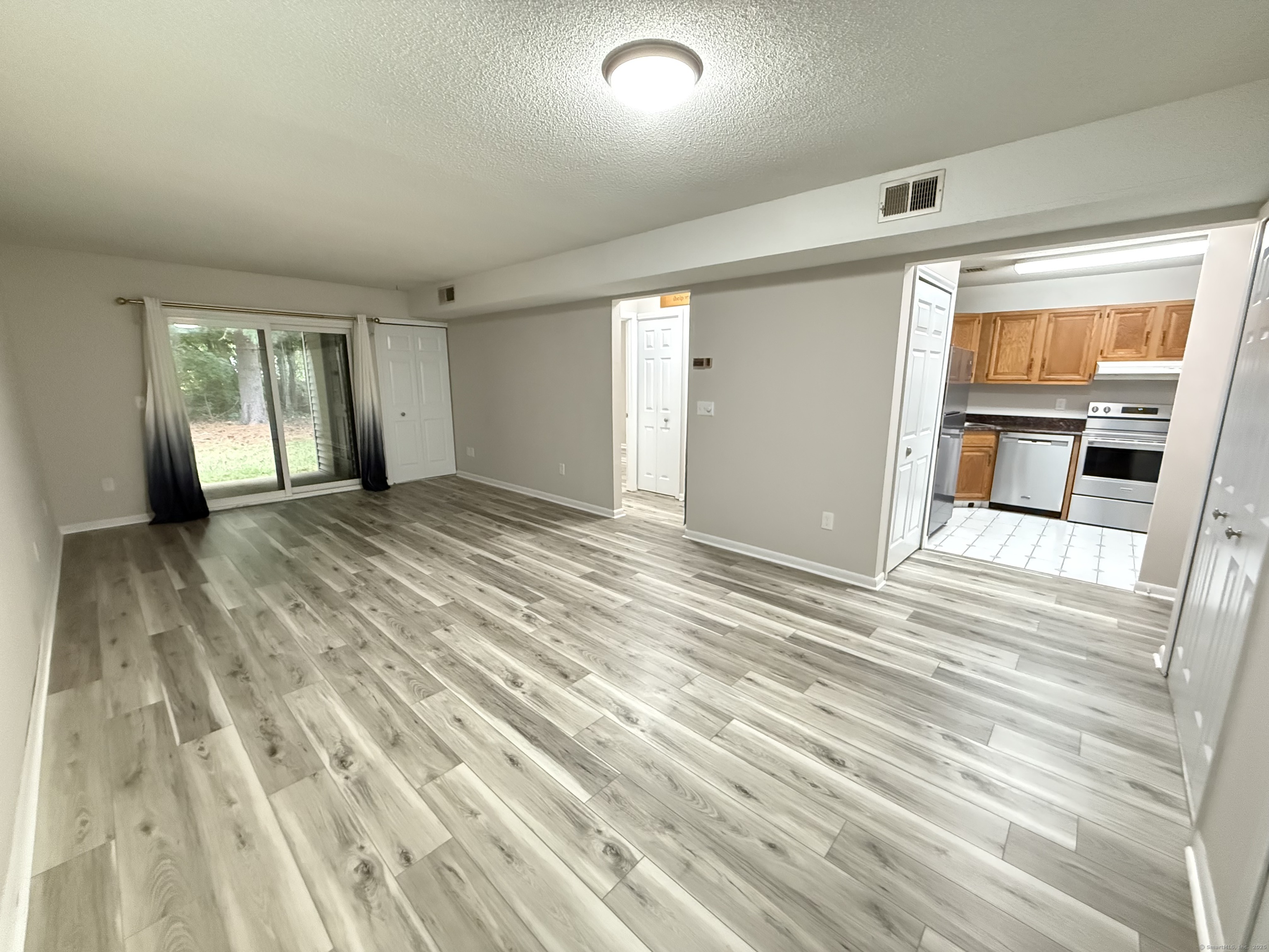 402 Twin Circle Drive 402