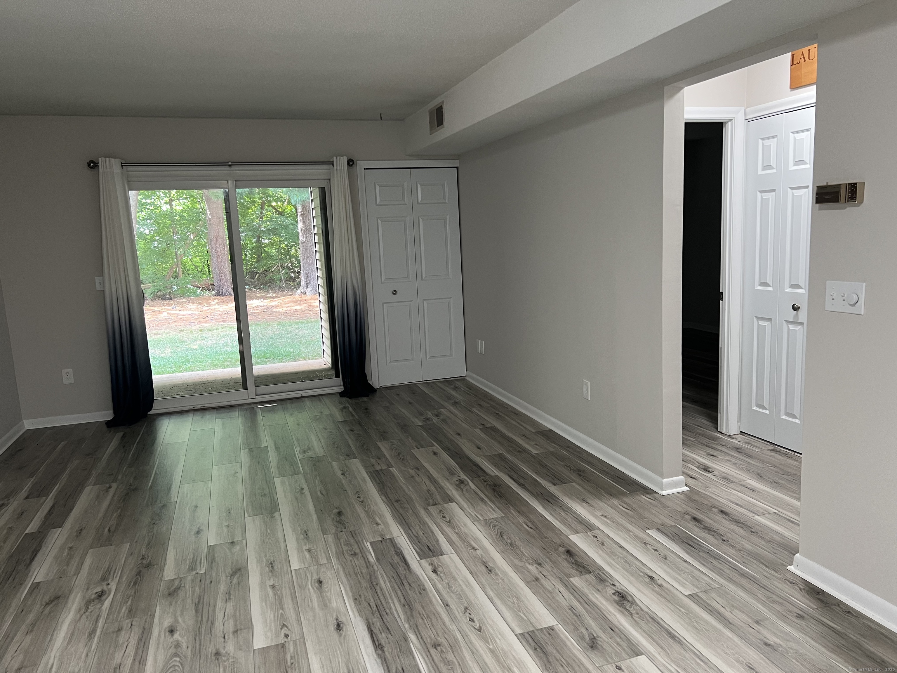 402 Twin Circle Drive 402