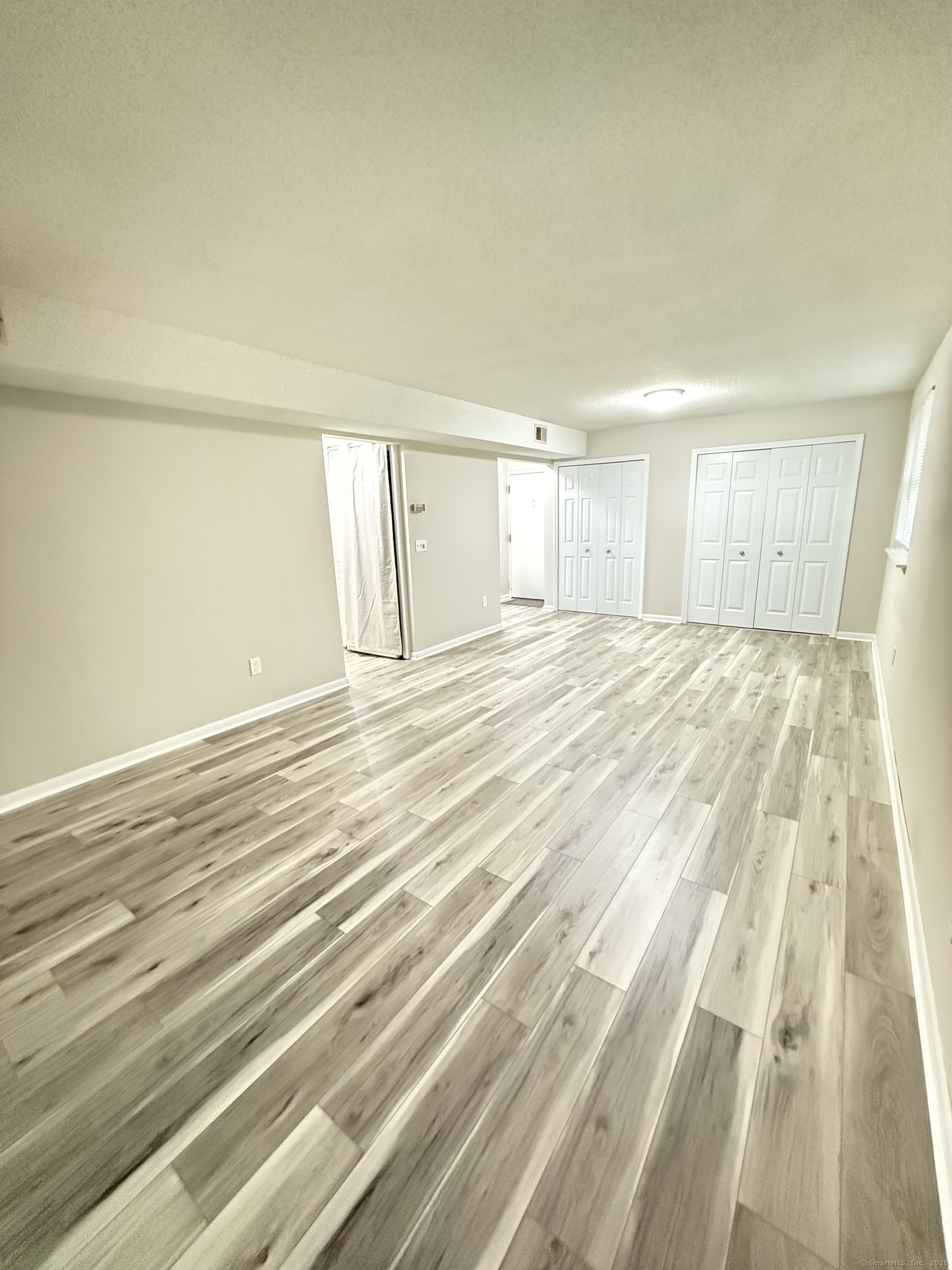 402 Twin Circle Drive 402