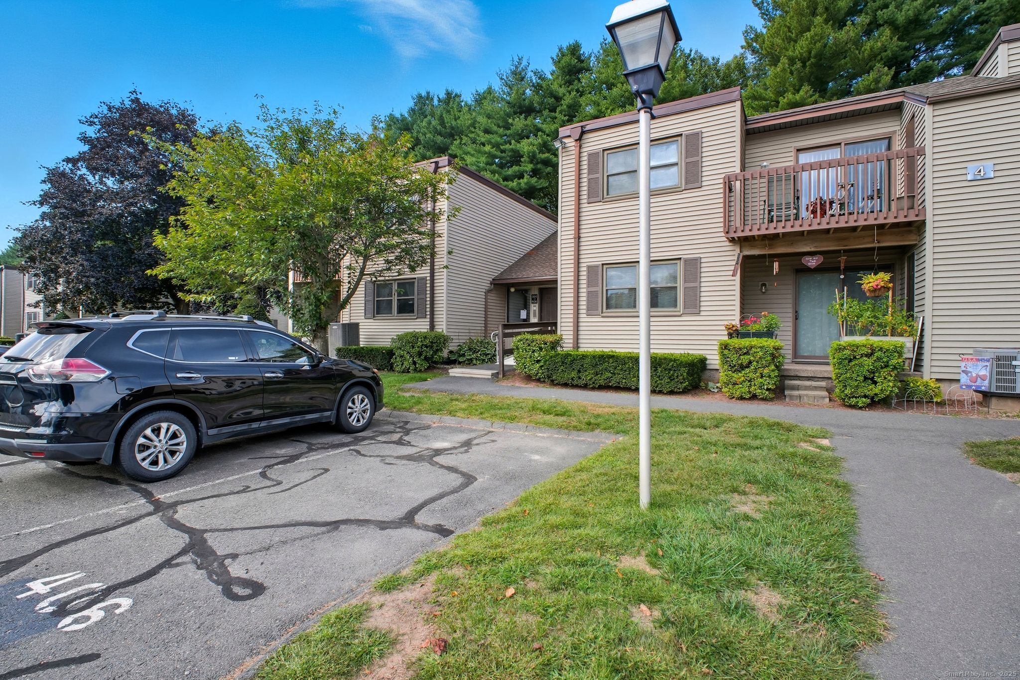 402 Twin Circle Drive 402