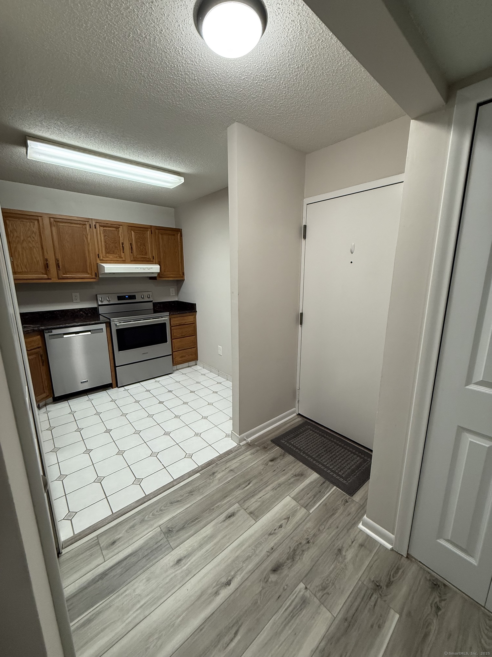 402 Twin Circle Drive 402