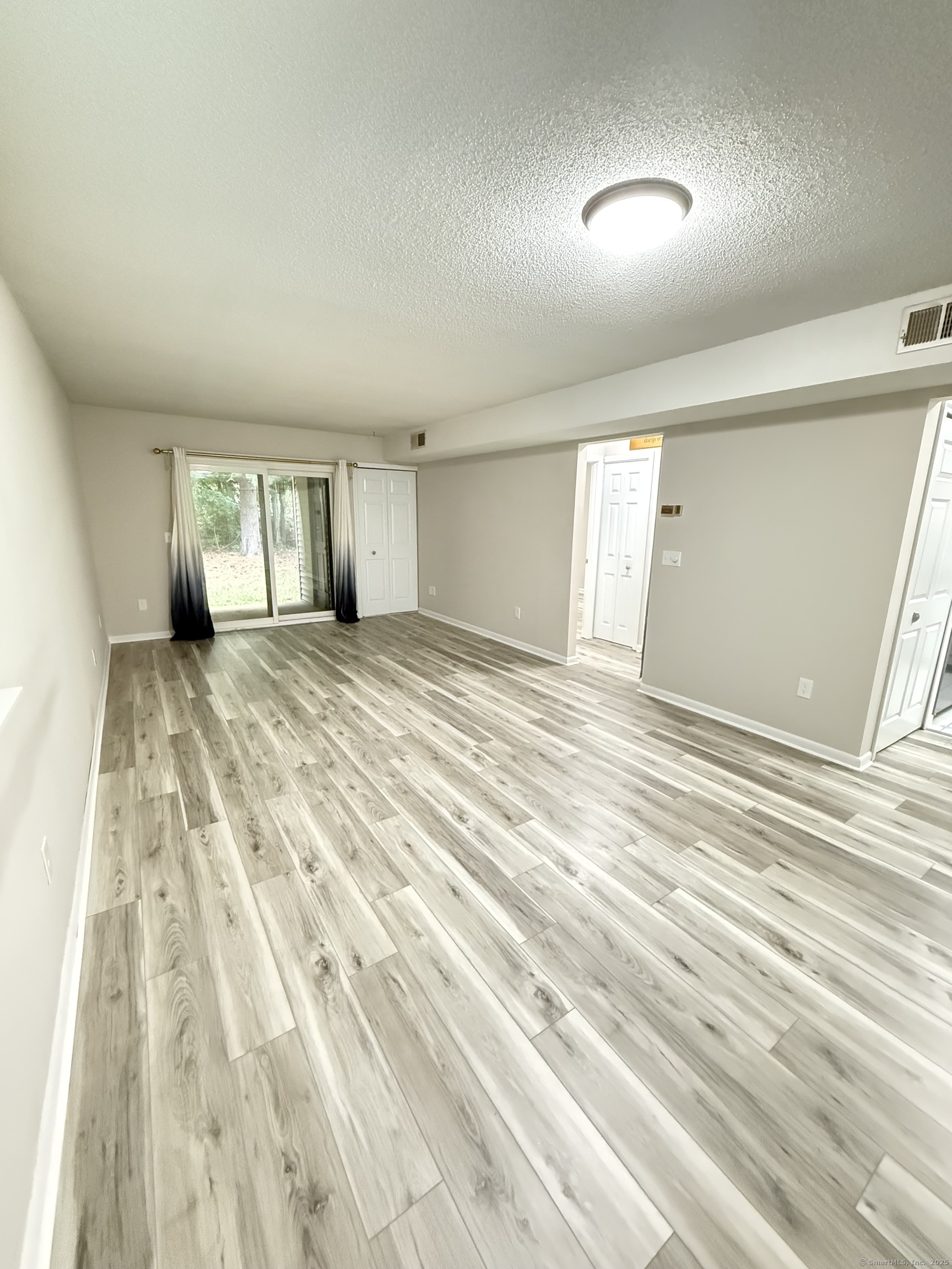 402 Twin Circle Drive 402
