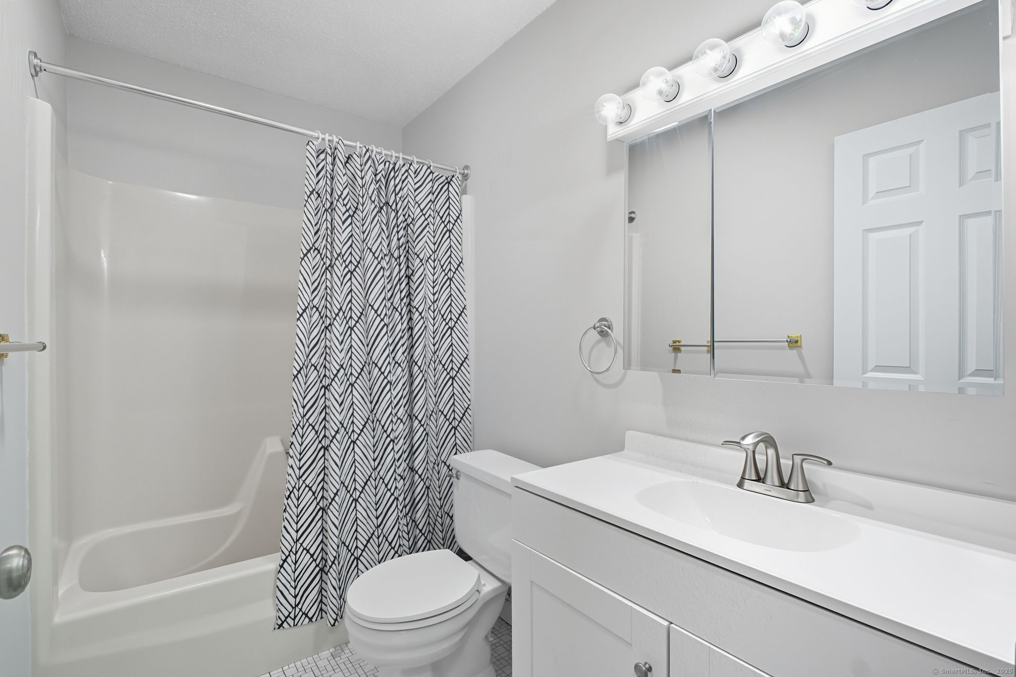 402 Twin Circle Drive 402
