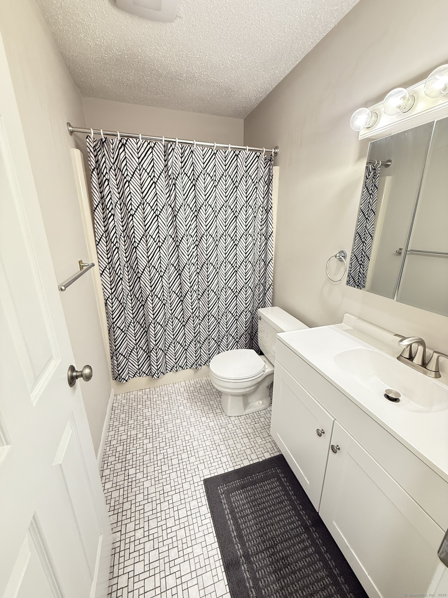 402 Twin Circle Drive 402