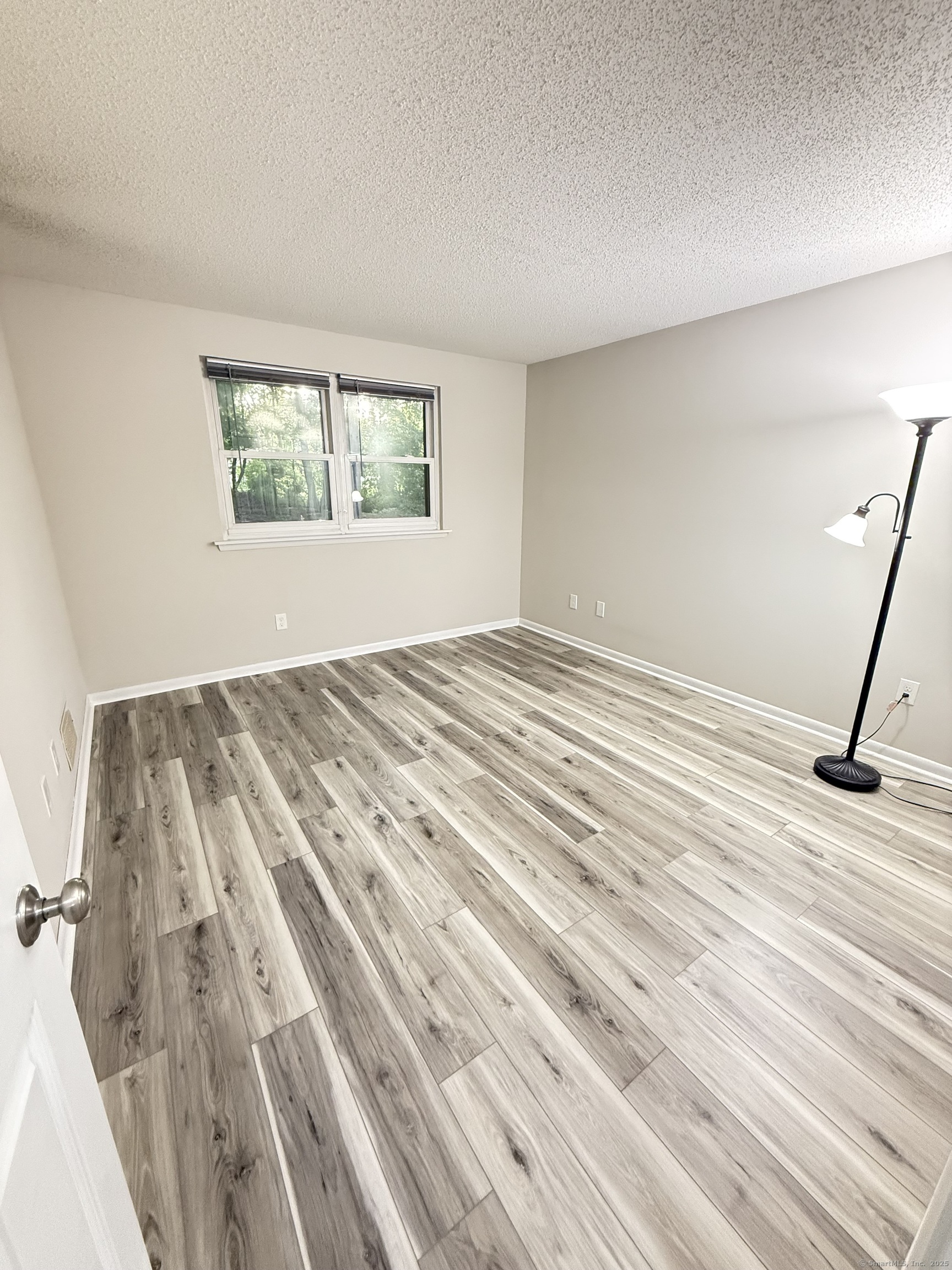 402 Twin Circle Drive 402