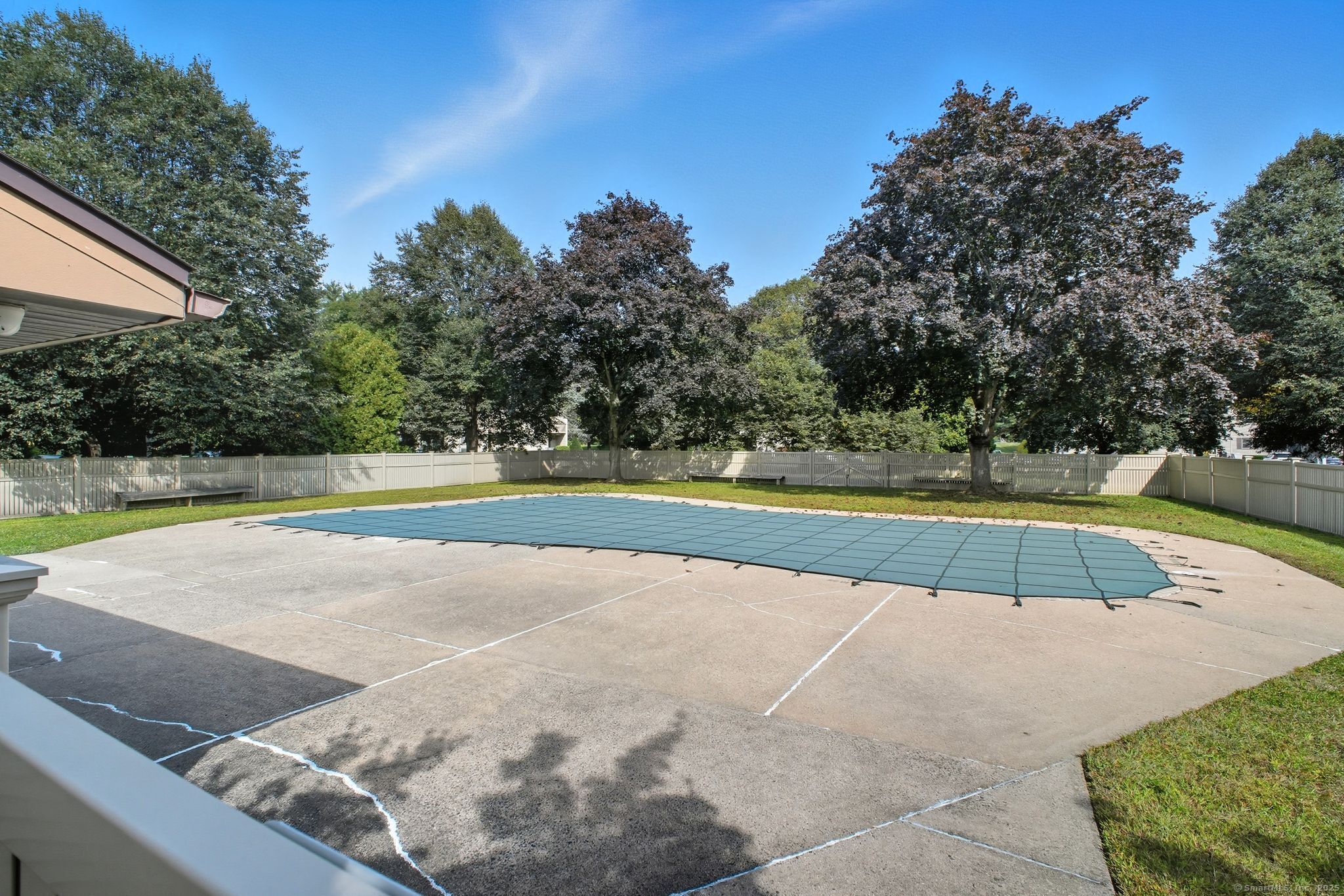 402 Twin Circle Drive 402