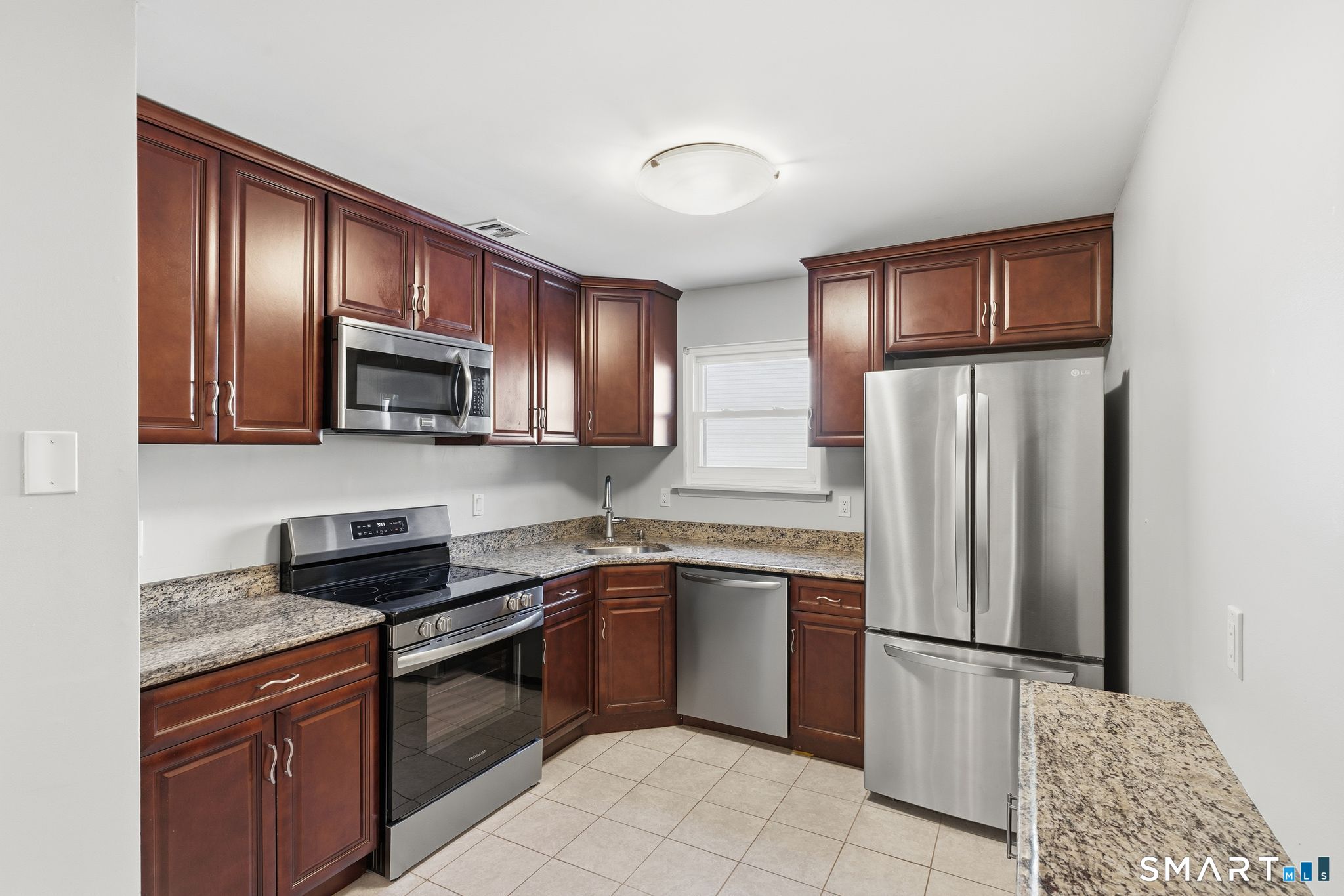 808 Twin Circle Drive 808