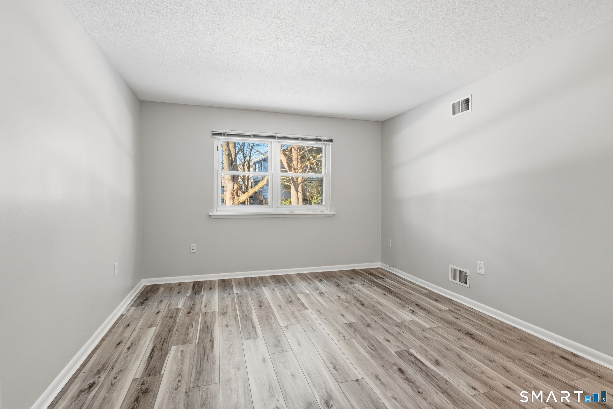 808 Twin Circle Drive 808