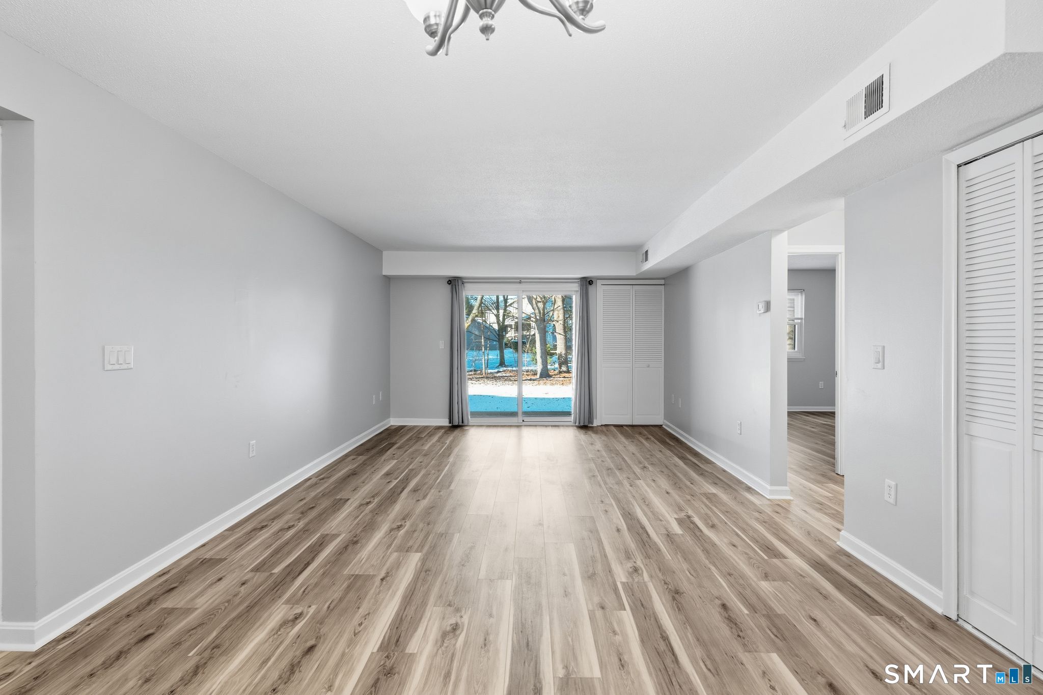 808 Twin Circle Drive 808