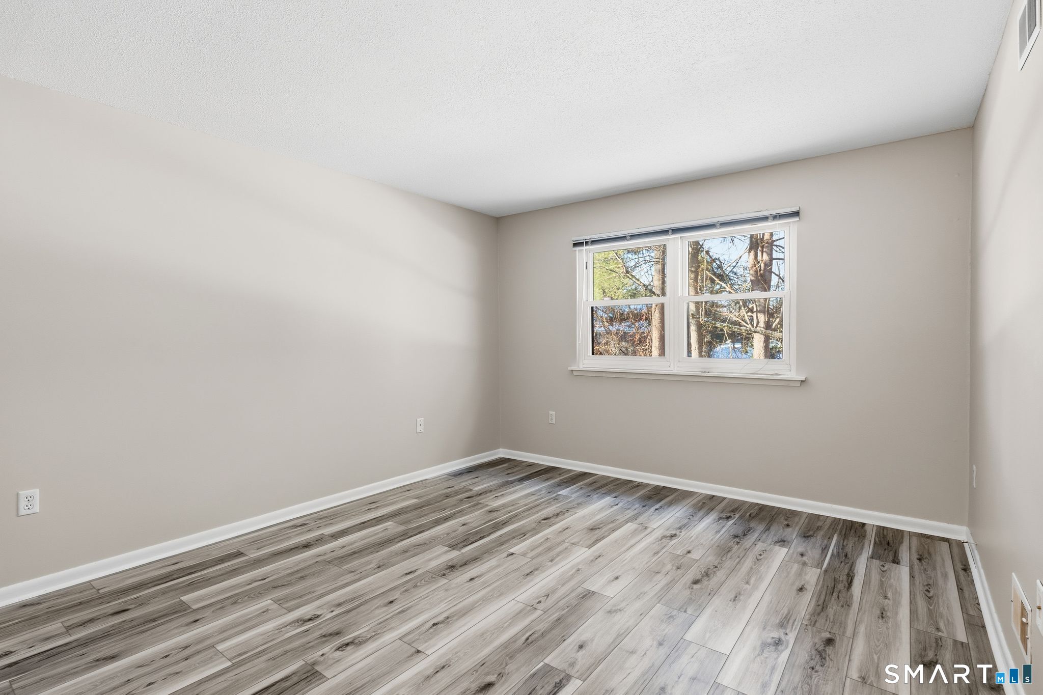 808 Twin Circle Drive 808