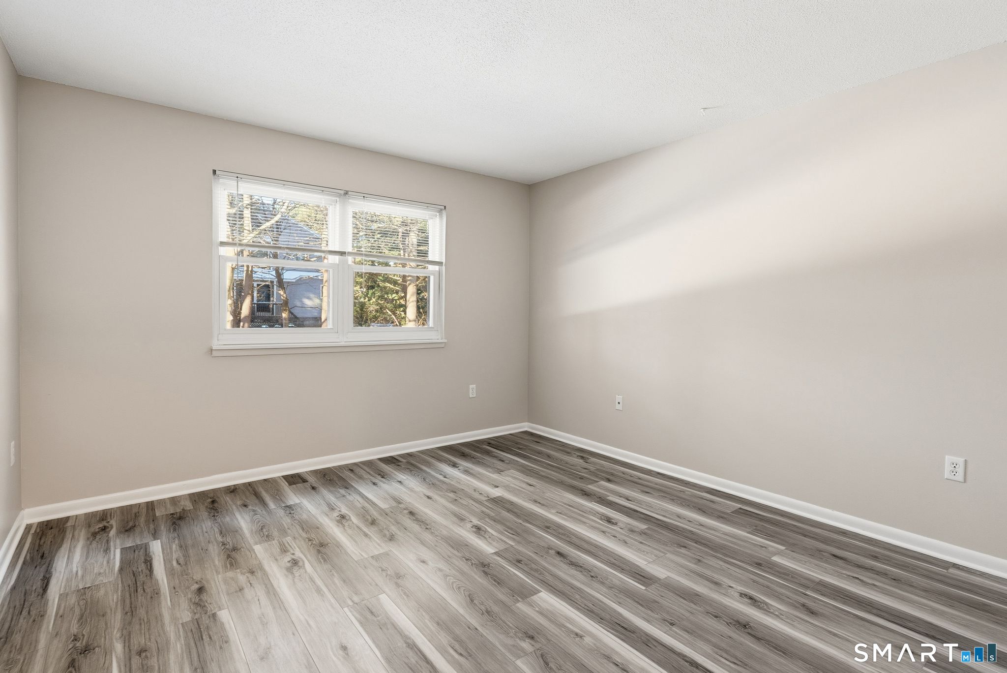 808 Twin Circle Drive 808