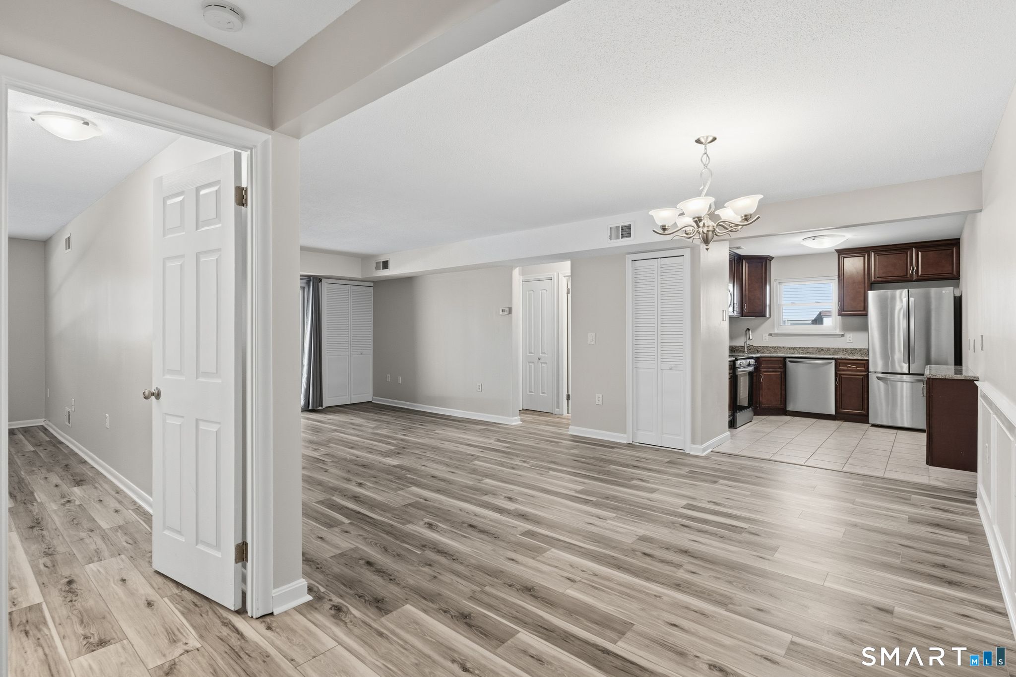 808 Twin Circle Drive 808