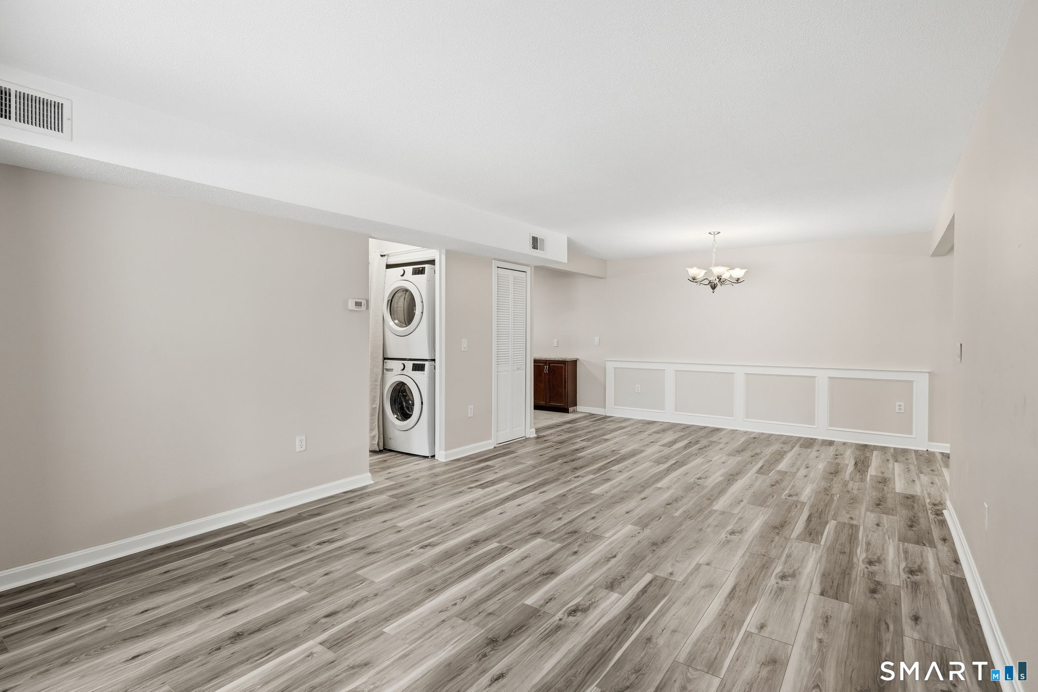 808 Twin Circle Drive 808