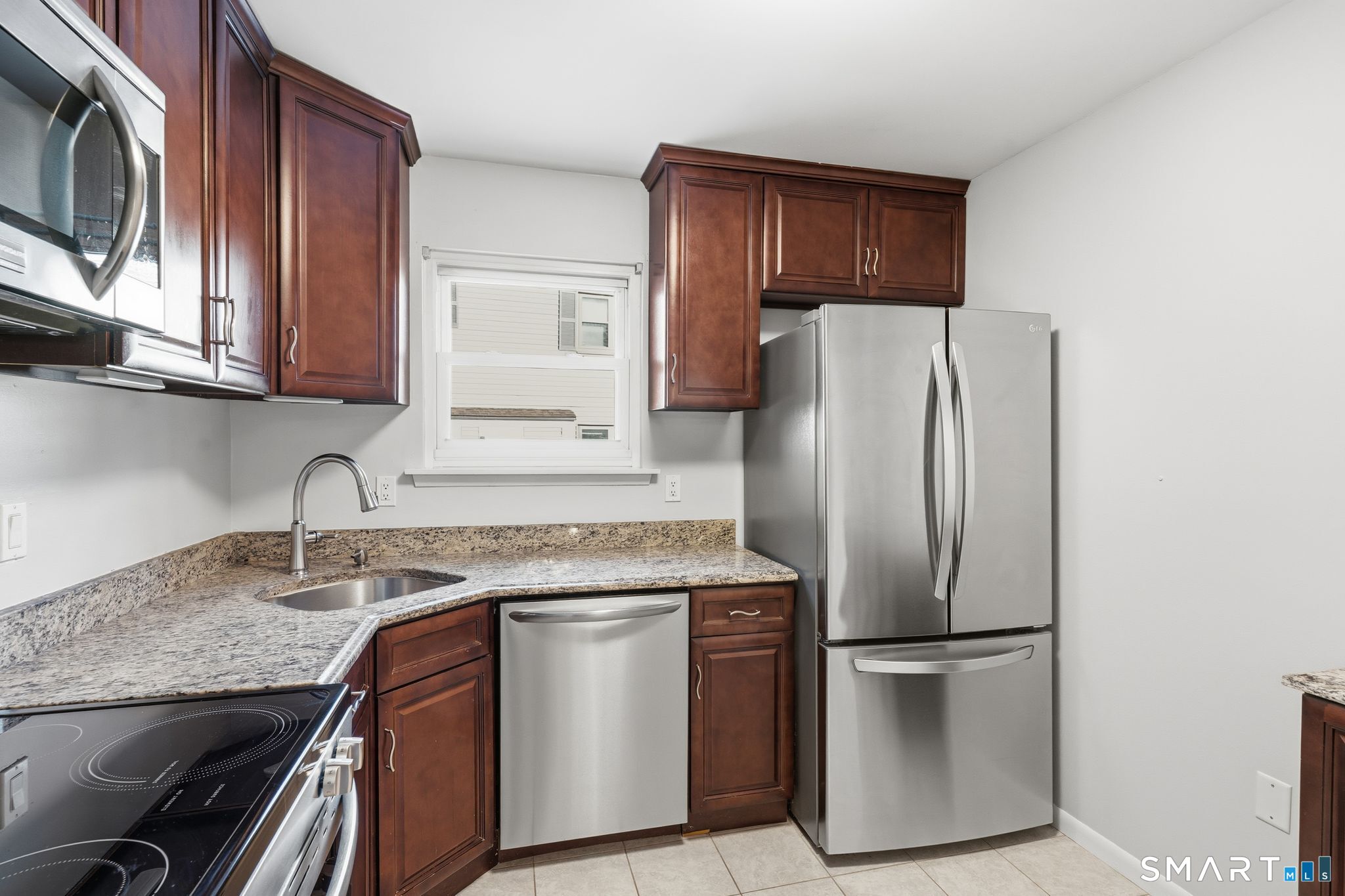 808 Twin Circle Drive 808