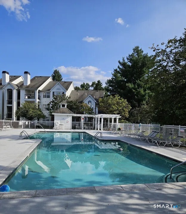 31 High Street Unit: 8104