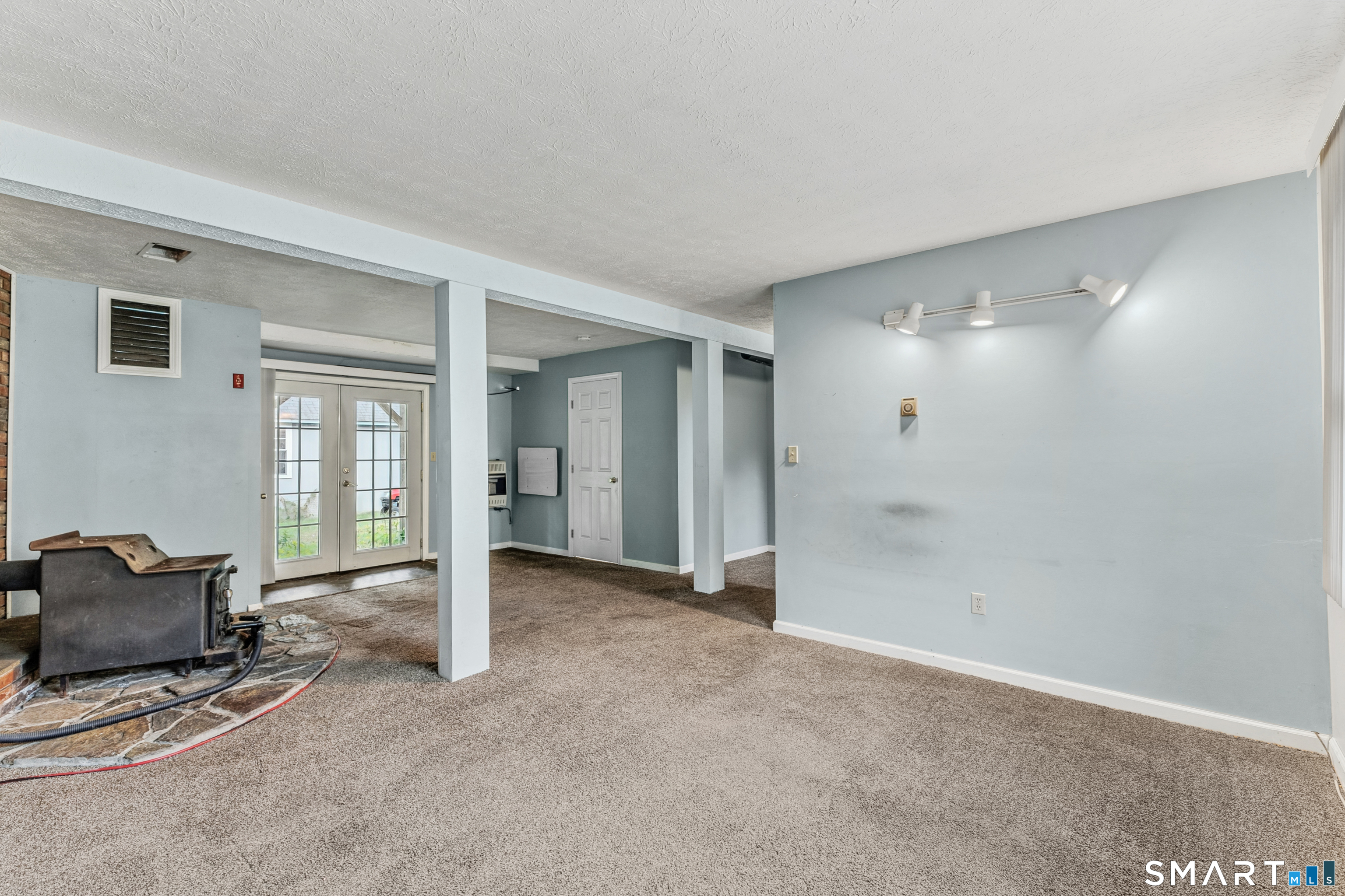 4 Petersson Circle